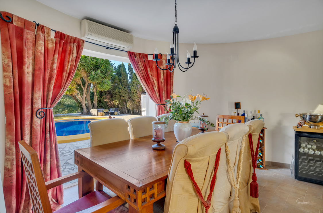  Chalet en venta directa con Plusvillas – C4149* – Villa con 5 dormitorios y 4 baños en Moraira, (Costa Blanca), zona Alcasar 