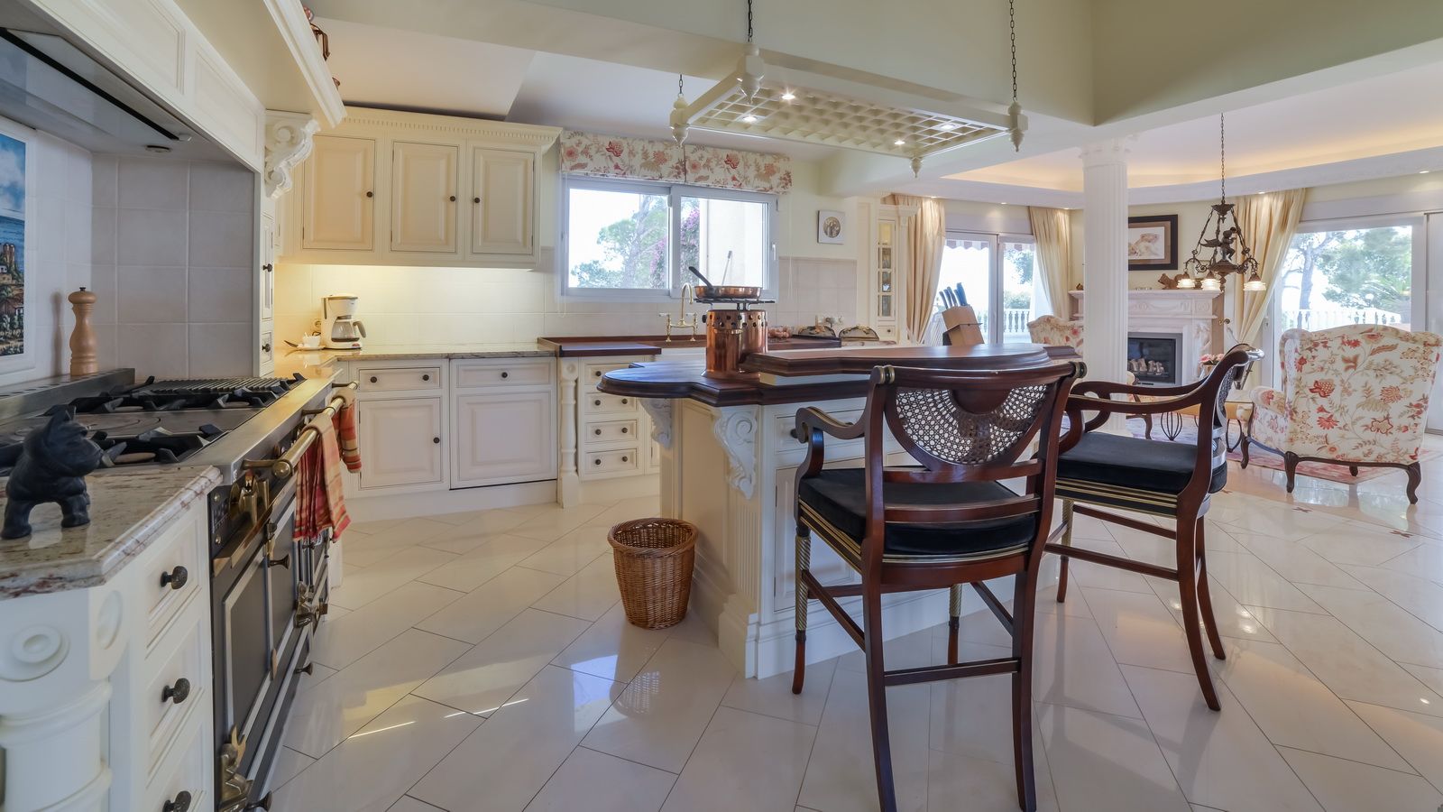  Chalet en venta directa con Plusvillas – C24017* – Villa con 2 dormitorios y 2 baños en Altea, (Costa Blanca), zona Pueblo 