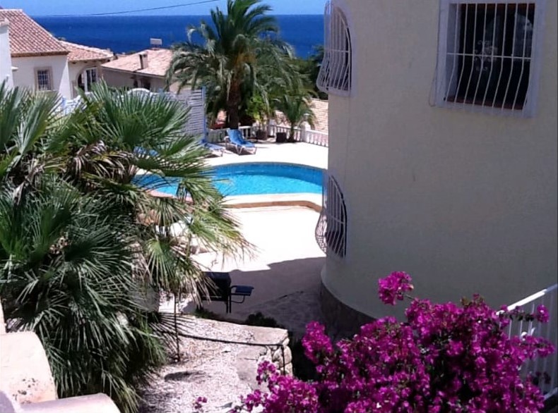  Chalet en venta directa con Plusvillas- C965- Bonita casa reformada con 5 dormitorios con vistas al mar, Calpe, zona Canuta (Costa Blanca) 