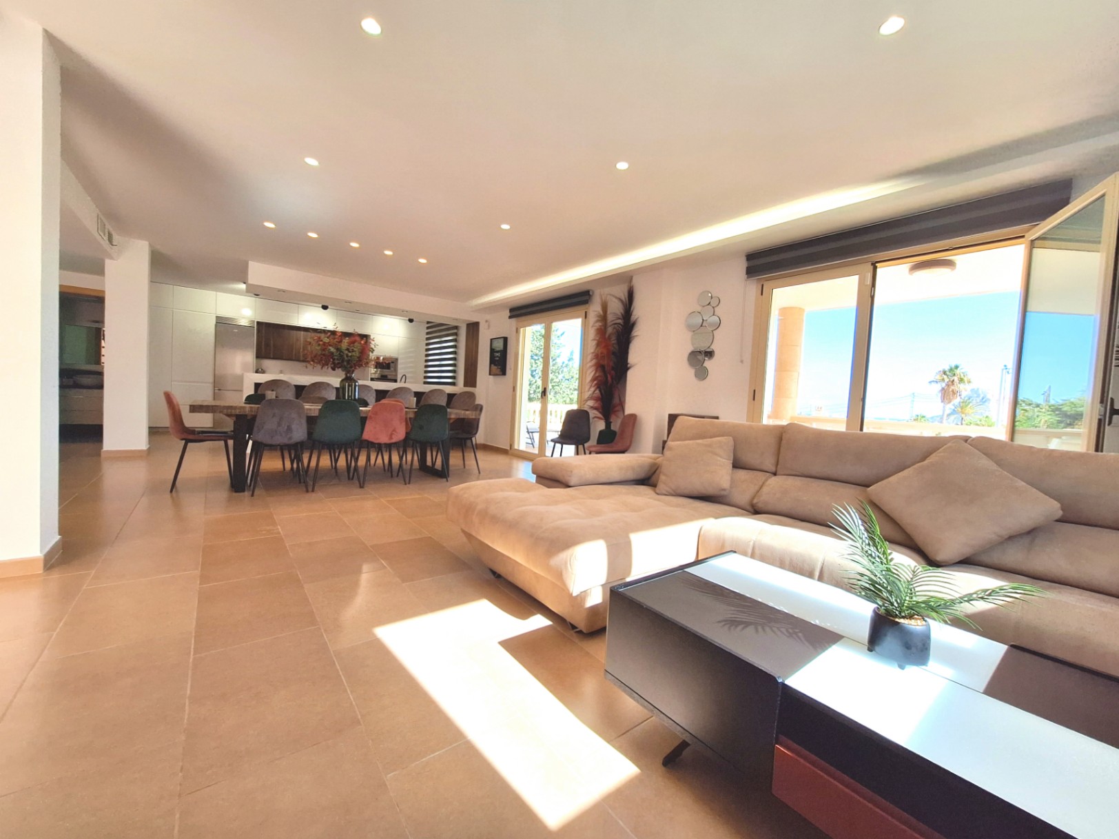  Chalet en venta directa con Plusvillas – C35041* – Villa con 6 dormitorios y 4 baños en Calpe, (Costa Blanca), zona Zona Residencial 