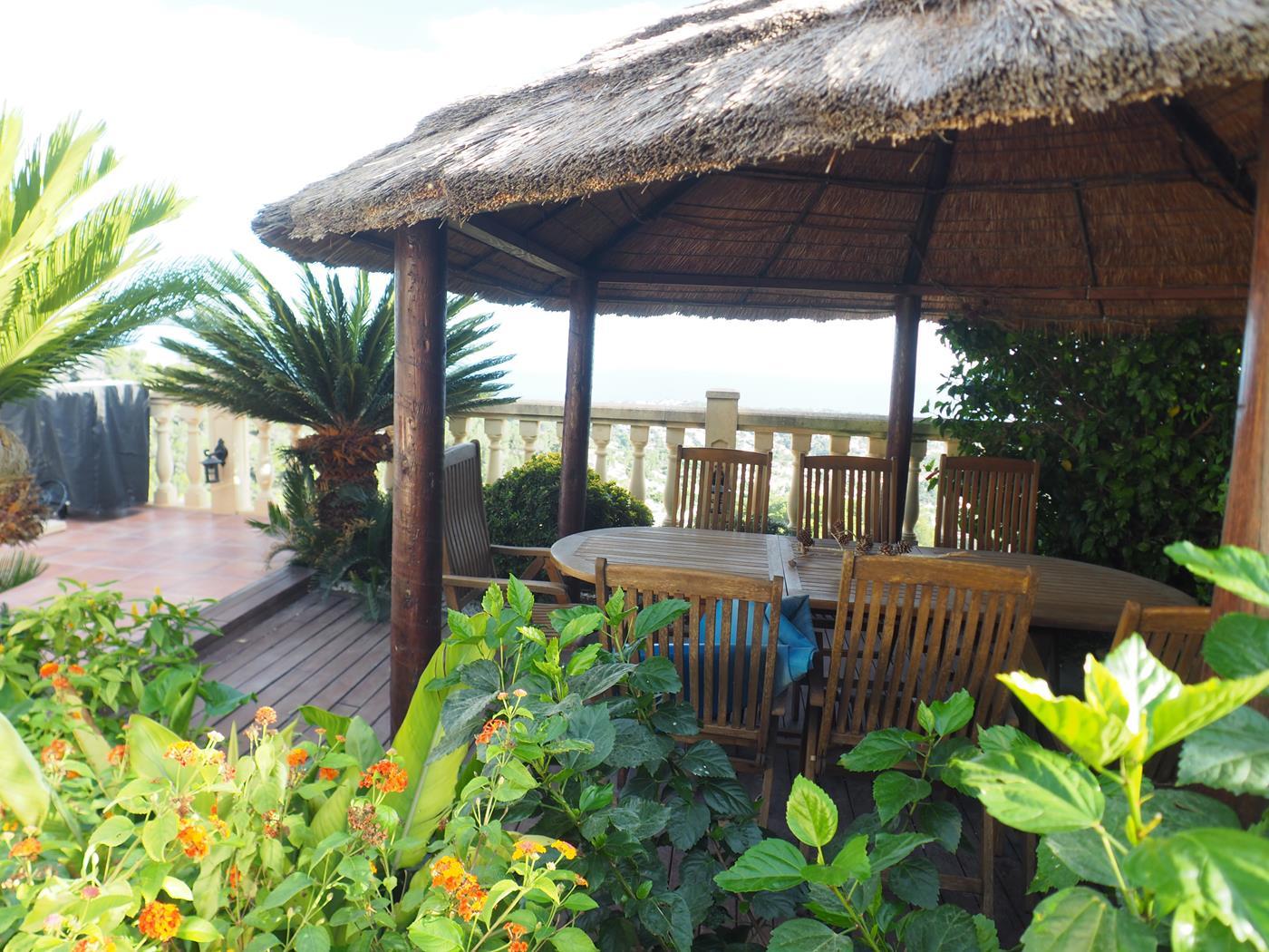  Chalet en venta directa con Plusvillas – C19015* – Villa con 4 dormitorios y 3 baños en Moraira-Teulada, (Costa Blanca), zona Benimeit 