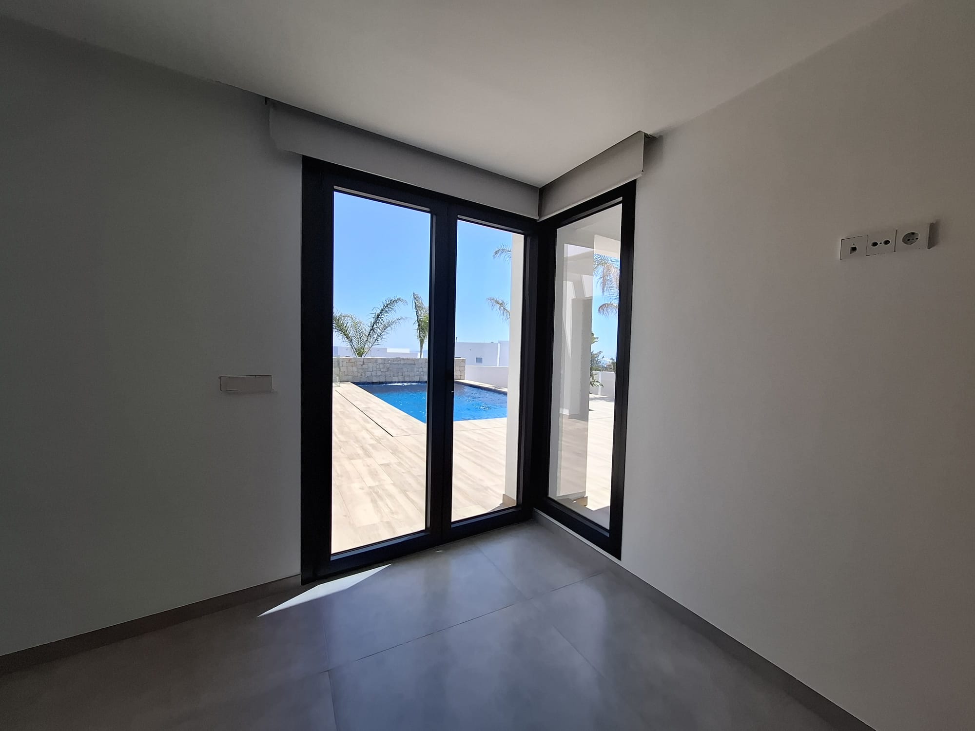  Villa en venta directa con Plusvillas- C47*-Villa de nueva construcción con 4 dormitorios y vistas al mar en Moraira (Costa Blanca) 
