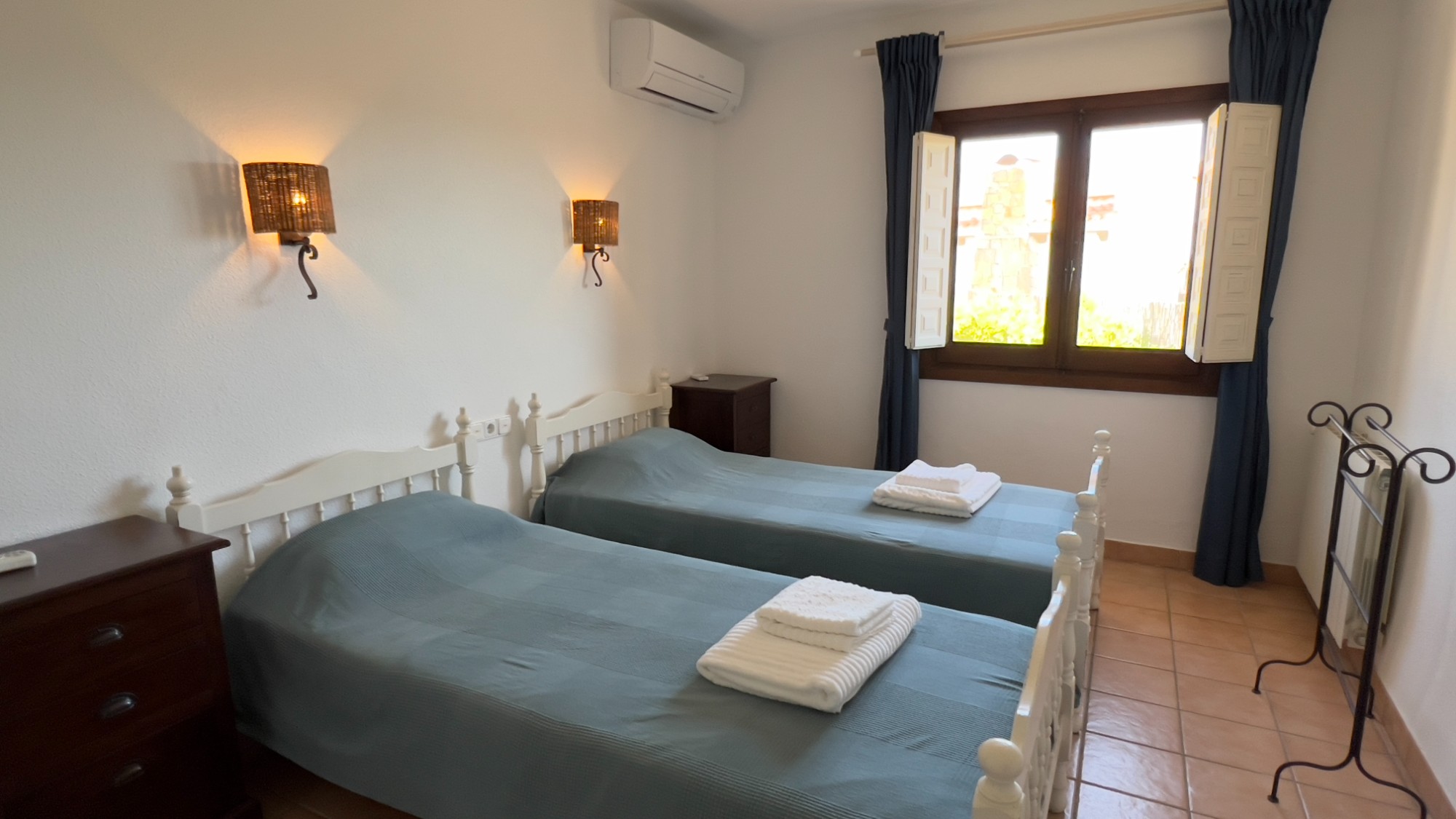  Chalet en venta directa con Plusvillas – C4154* – Villa con 2 dormitorios y 2 baños en Benissa, (Costa Blanca), zona Baladrar 