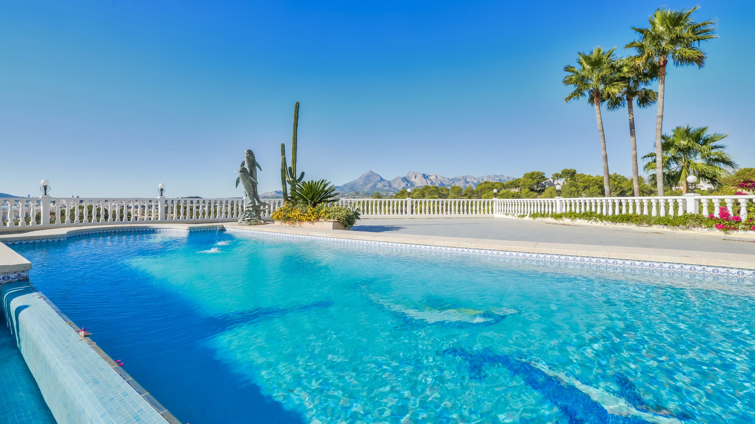  Chalet en venta directa con Plusvillas – C24017* – Villa con 2 dormitorios y 2 baños en Altea, (Costa Blanca), zona Pueblo 