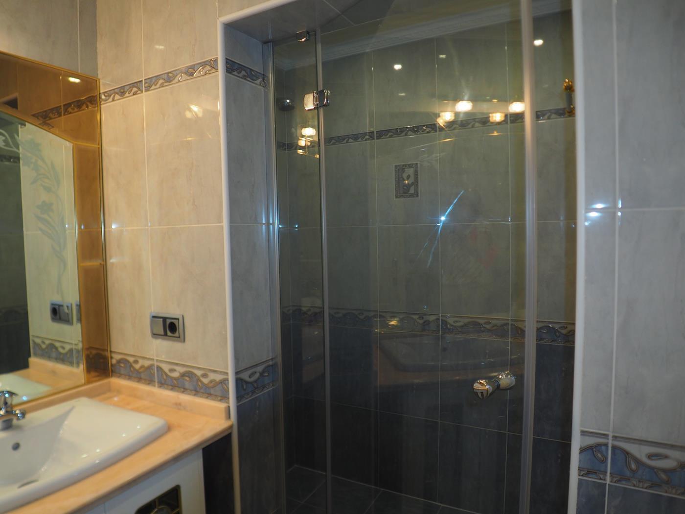  Chalet en venta directa con Plusvillas – C19015* – Villa con 4 dormitorios y 3 baños en Moraira-Teulada, (Costa Blanca), zona Benimeit 