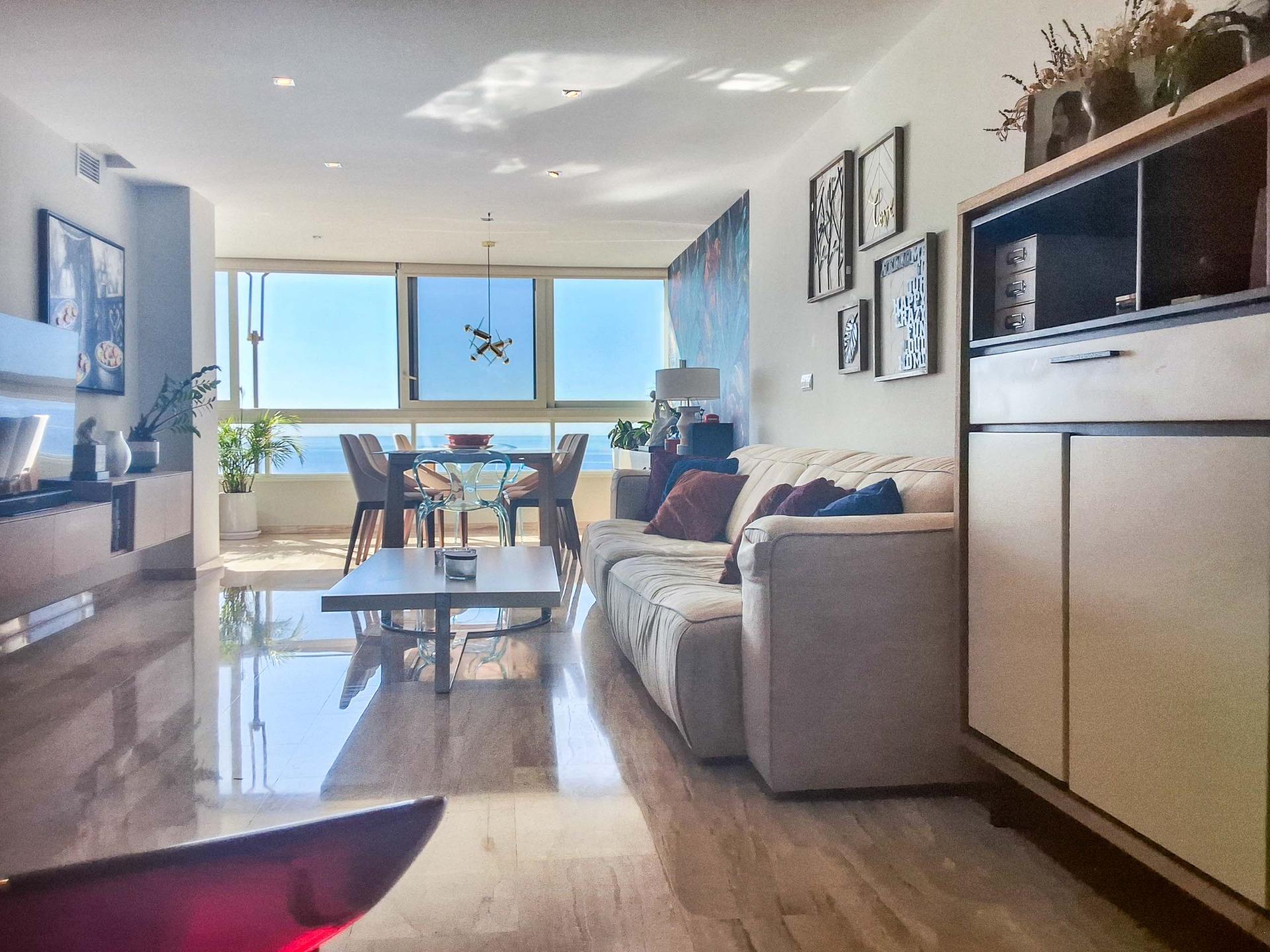  Apartamento en venta directa con Plusvillas – A17540* – Bonito apartamento de 2 dormitorios y 2 baños., (Costa Blanca), zona Benidorm 