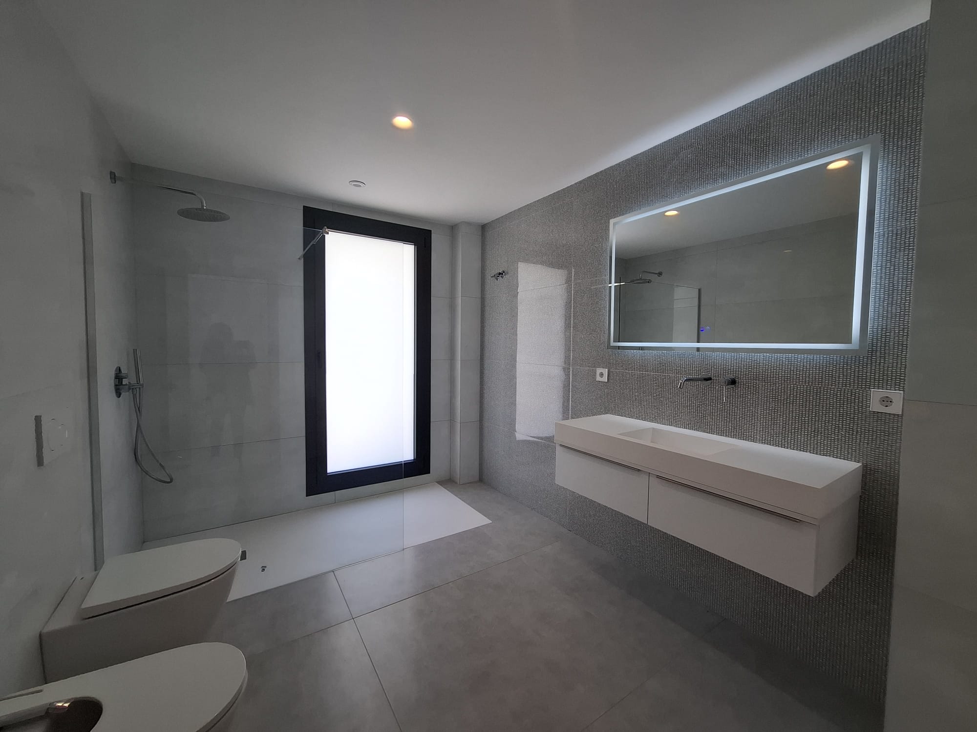  Villa en venta directa con Plusvillas- C47*-Villa de nueva construcción con 4 dormitorios y vistas al mar en Moraira (Costa Blanca) 