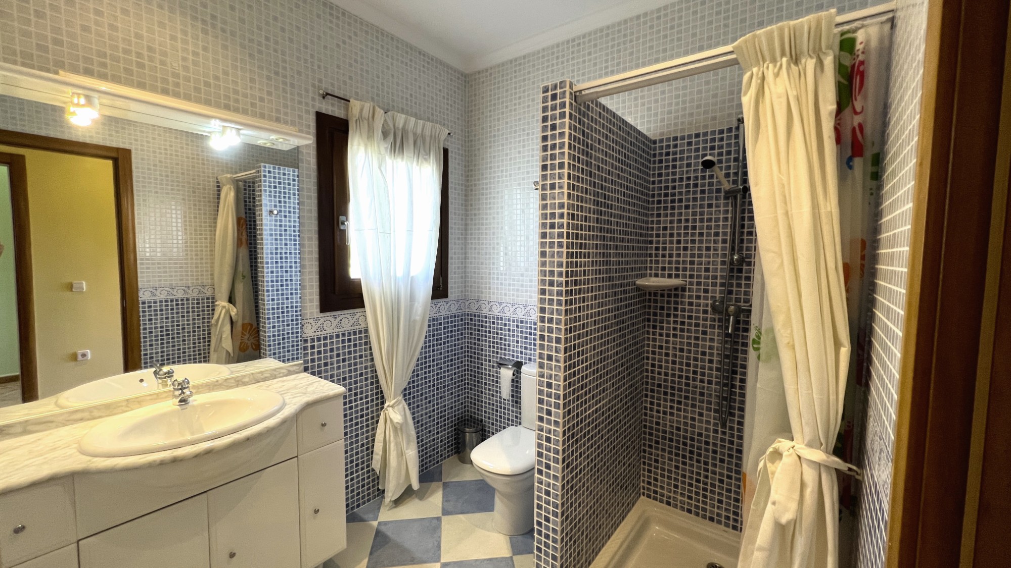  Chalet en venta directa con Plusvillas – C4166* – Villa con 6 dormitorios y 4 baños en Benissa Costa, (Costa Blanca), zona Baladrar 