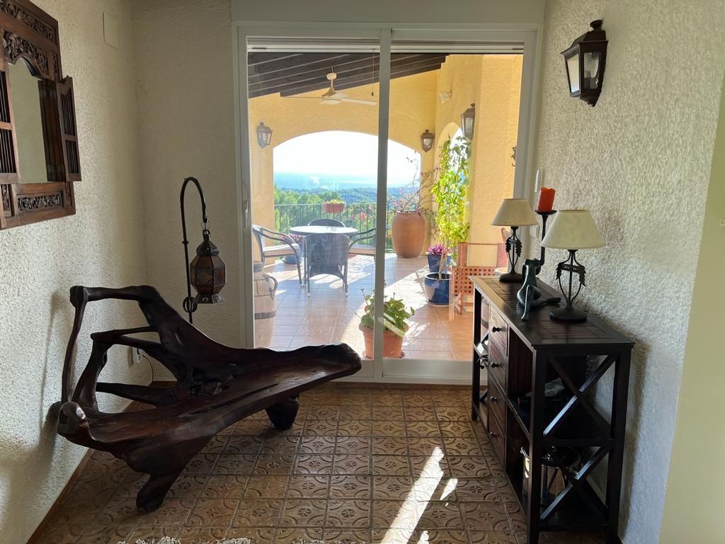  Chalet en venta directa con Plusvillas – C16301* – Villa con 5 dormitorios y 5 baños en Altea la Vella, (Costa Blanca), zona  