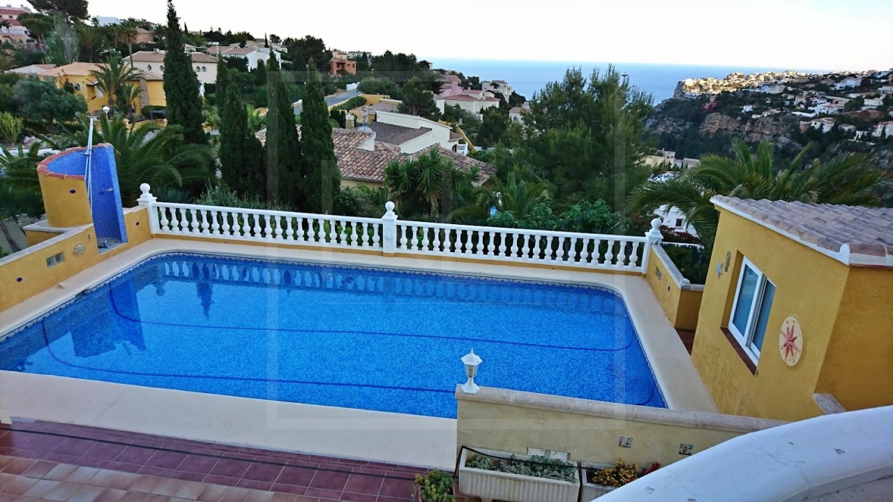  Chalet en venta directa con Plusvillas – C36026* – Villa con 5 dormitorios y 3 baños en Benitachell, (Costa Blanca), zona Cumbre Del Sol 