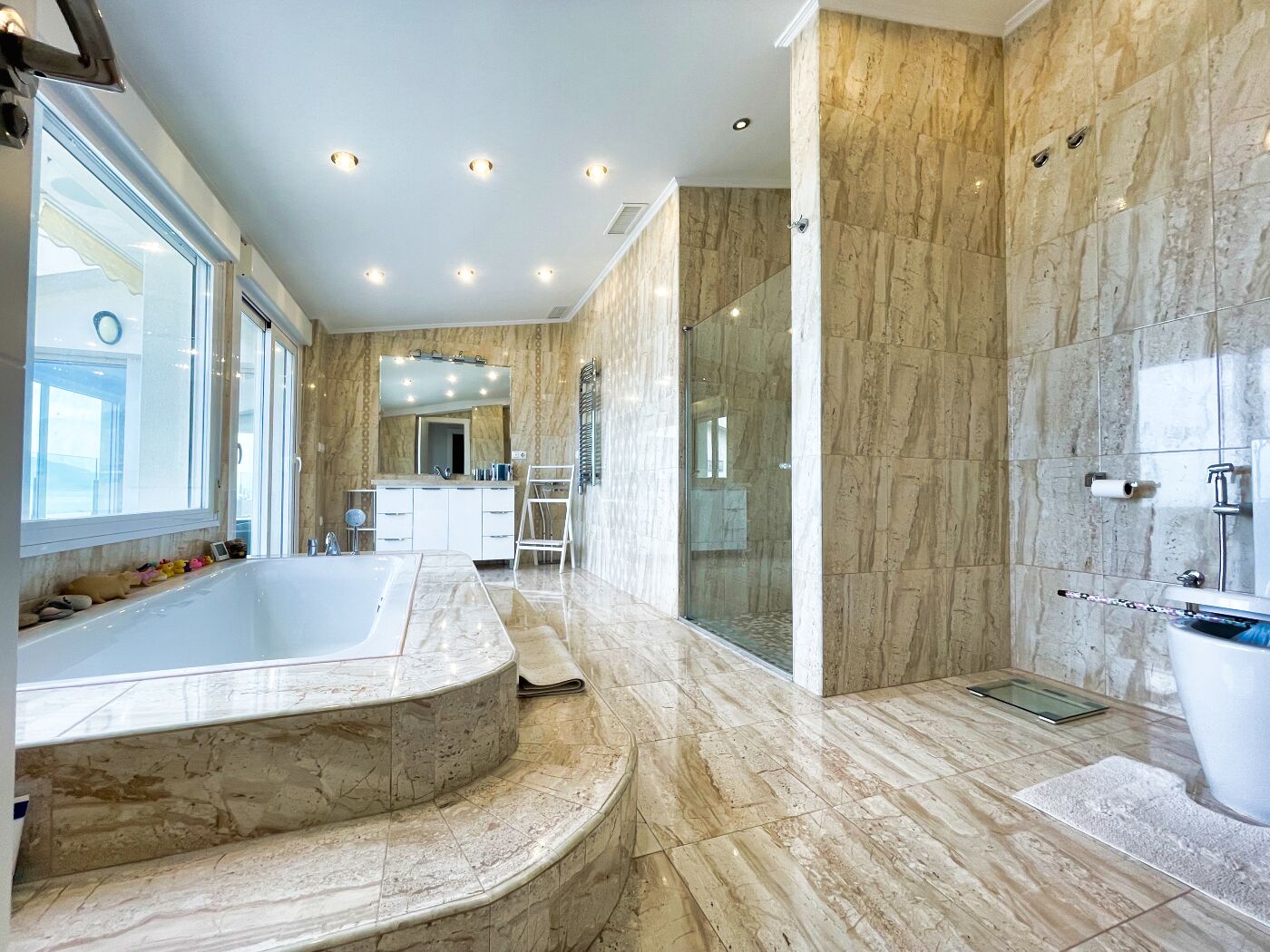  Chalet en venta directa con Plusvillas – C13035* – Villa con 4 dormitorios y 4 baños en Altea, (Costa Blanca), zona Mascarat 