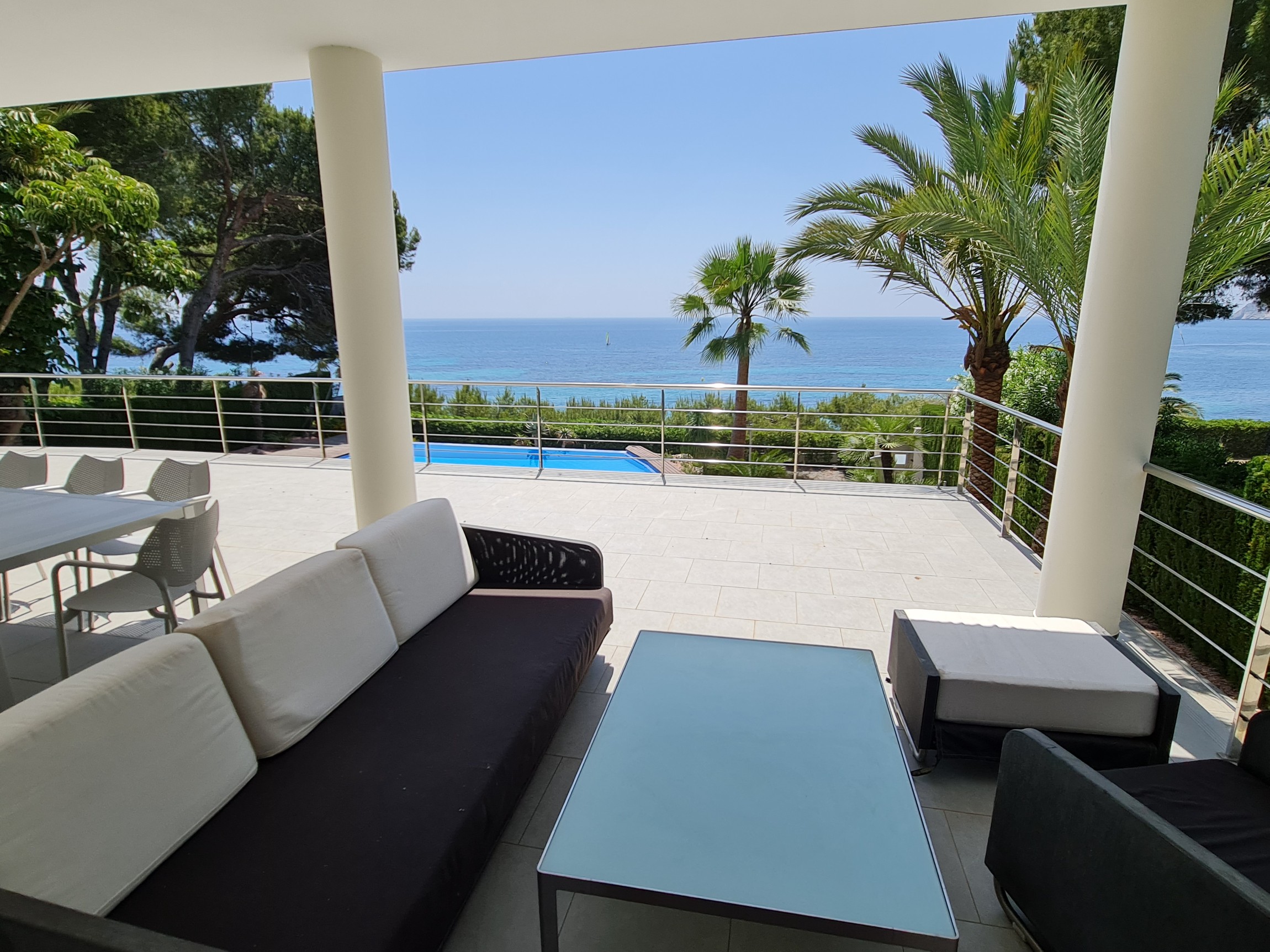  Chalet en venta con Plusvillas -C585- Villa en primera linea en Benissa Costa 