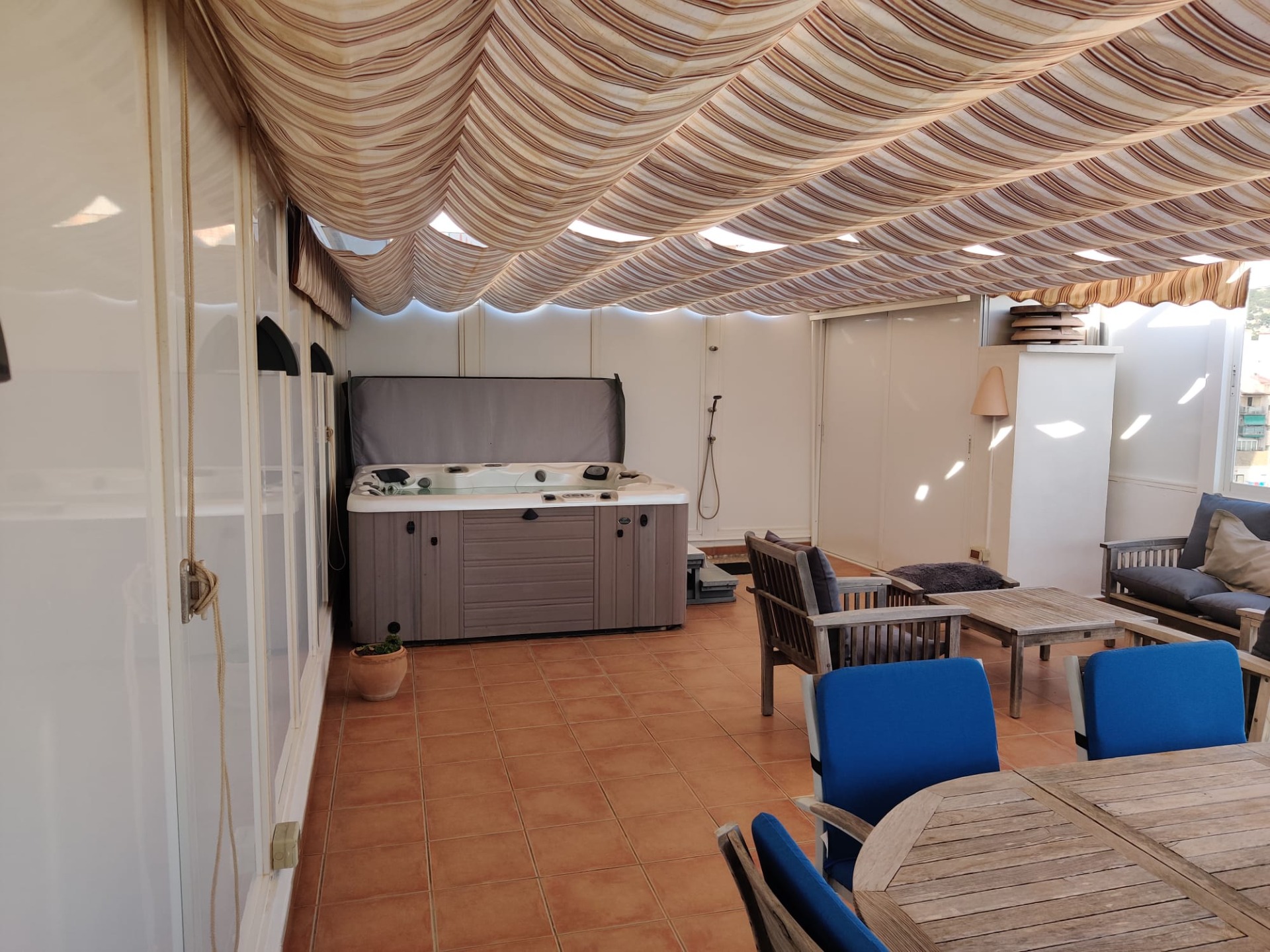  Ático en venta directa con Plusvillas – C23057* – Villa con 2 dormitorios y 2 baños en Calpe, (Costa Blanca), zona Centro 