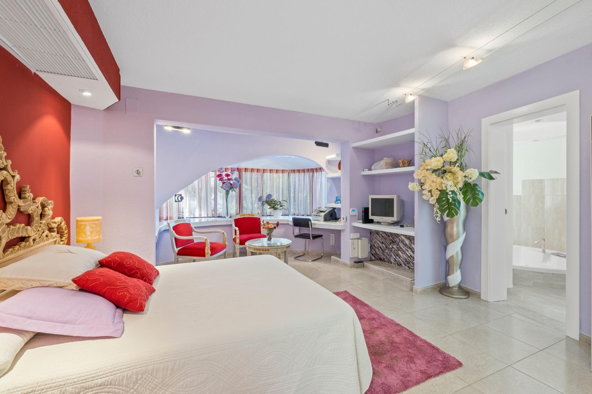  Chalet en venta directa con Plusvillas – C17345* – Villa con 5 dormitorios y 4 baños en Altea, (Costa Blanca), zona Altea La Vella 