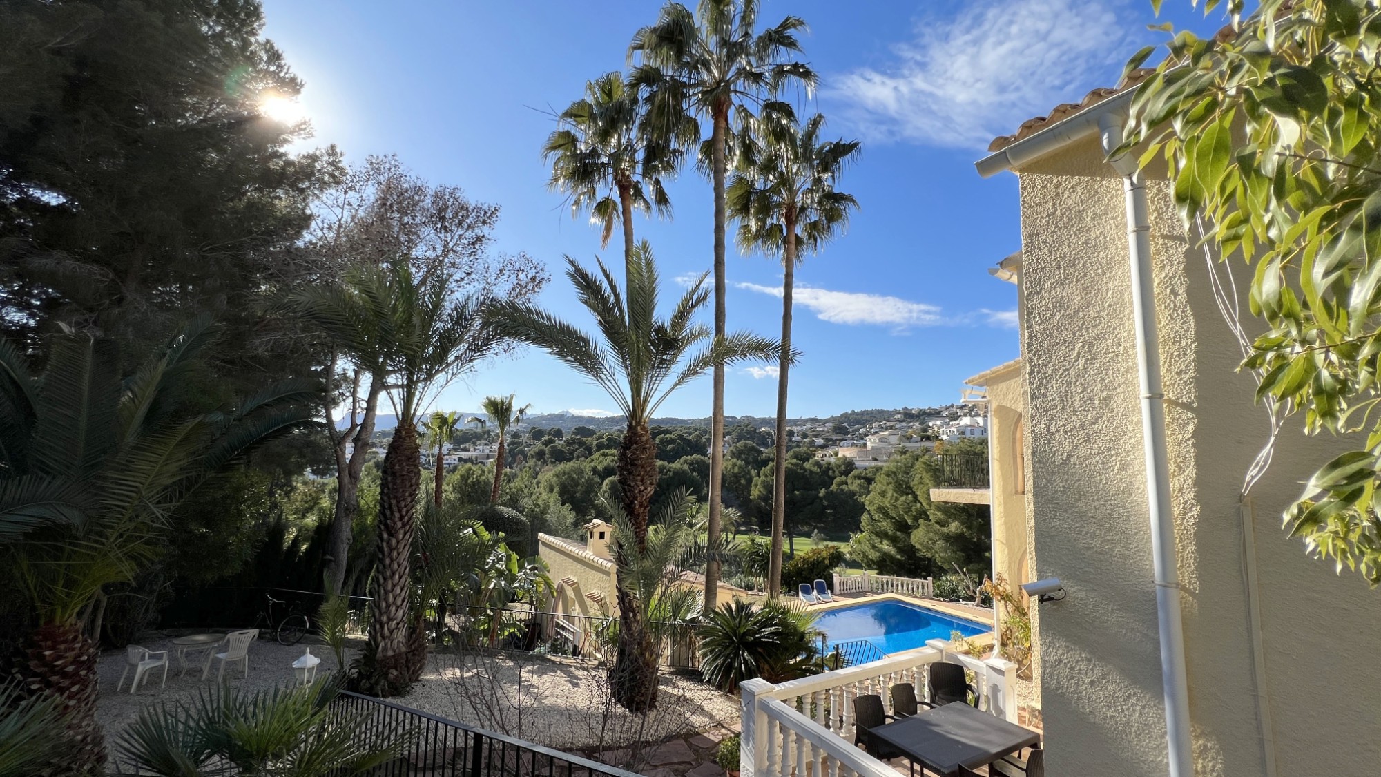  Chalet en venta directa con Plusvillas – C4103* – Villa con 6 dormitorios y 4 baños en Benissa Costa, (Costa Blanca), zona San Jaime 