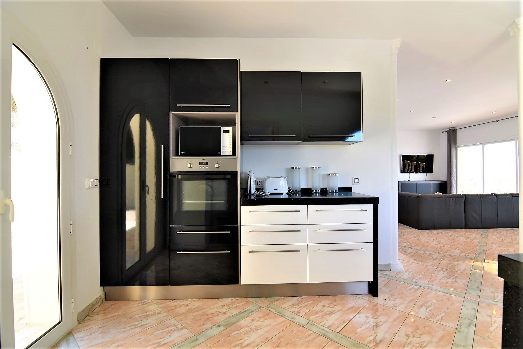  Chalet en venta directa con Plusvillas – C20008* – Villa con 4 dormitorios y 4 baños en Calpe, (Costa Blanca), zona Tosal de la Cometa 