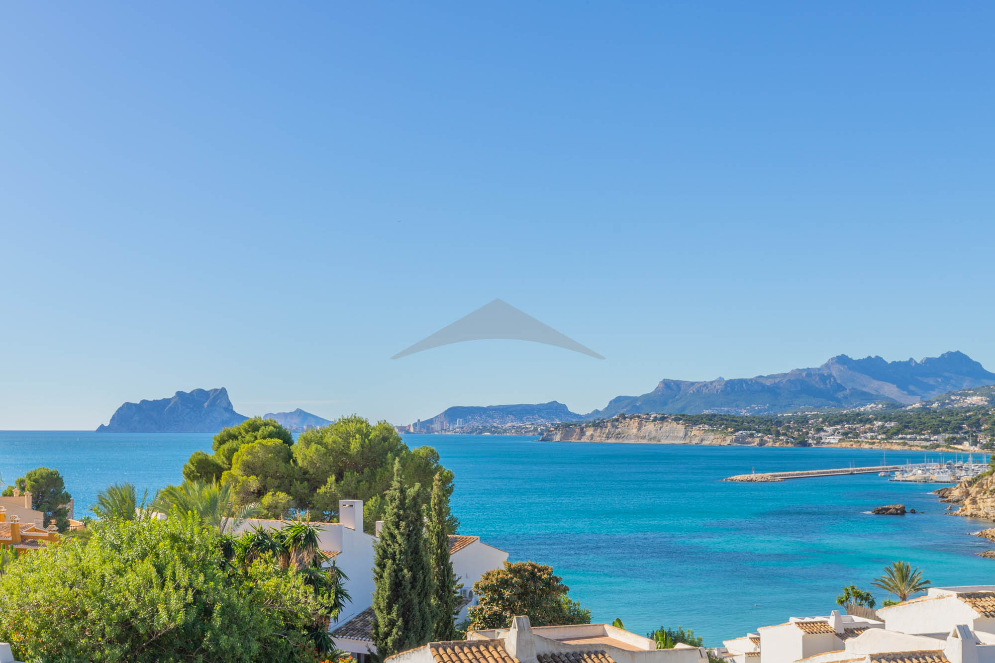  Chalet en venta directa con Plusvillas – C25283* – Villa con 4 dormitorios y 3 baños en Moraira, (Costa Blanca), zona El Portet 