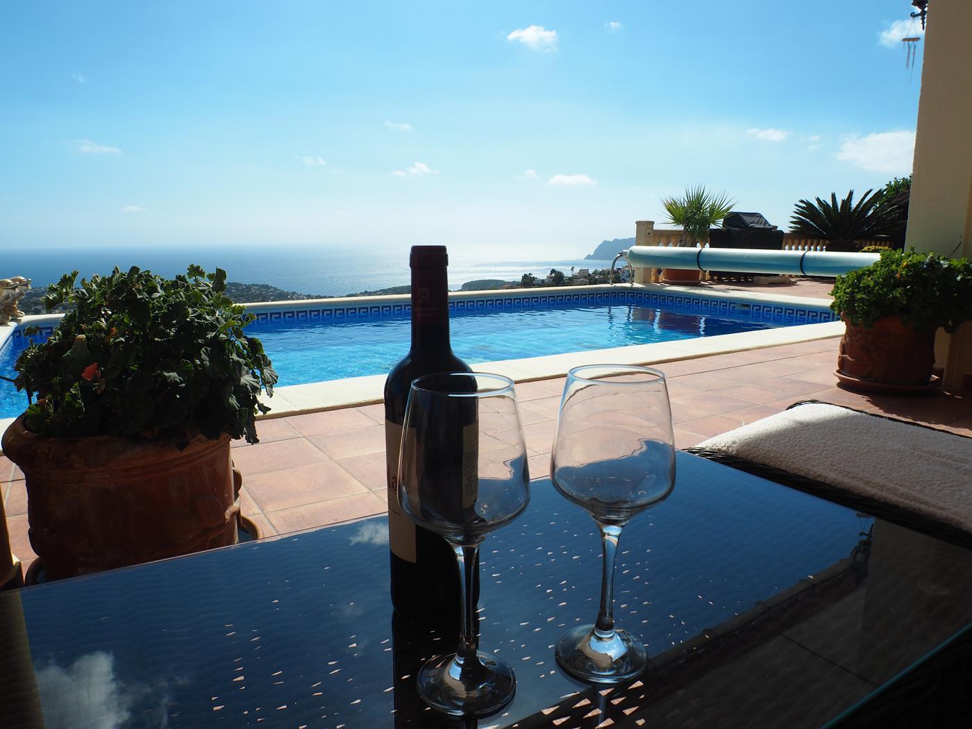  Chalet en venta directa con Plusvillas – C19015* – Villa con 4 dormitorios y 3 baños en Moraira-Teulada, (Costa Blanca), zona Benimeit 