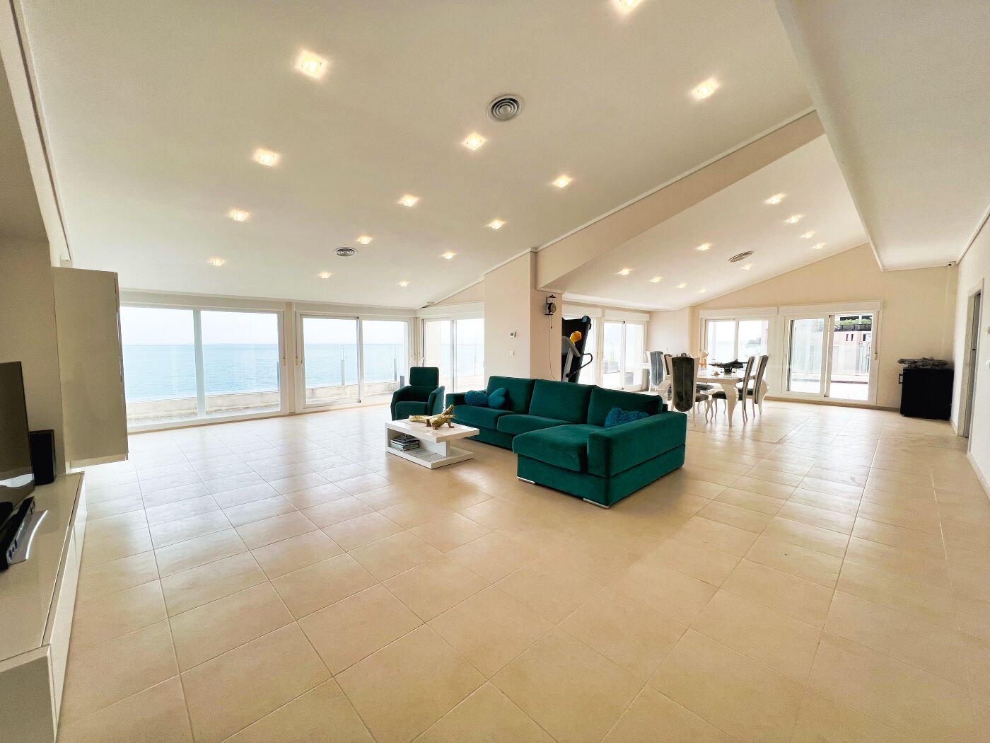  Chalet en venta directa con Plusvillas – C13035* – Villa con 4 dormitorios y 4 baños en Altea, (Costa Blanca), zona Mascarat 