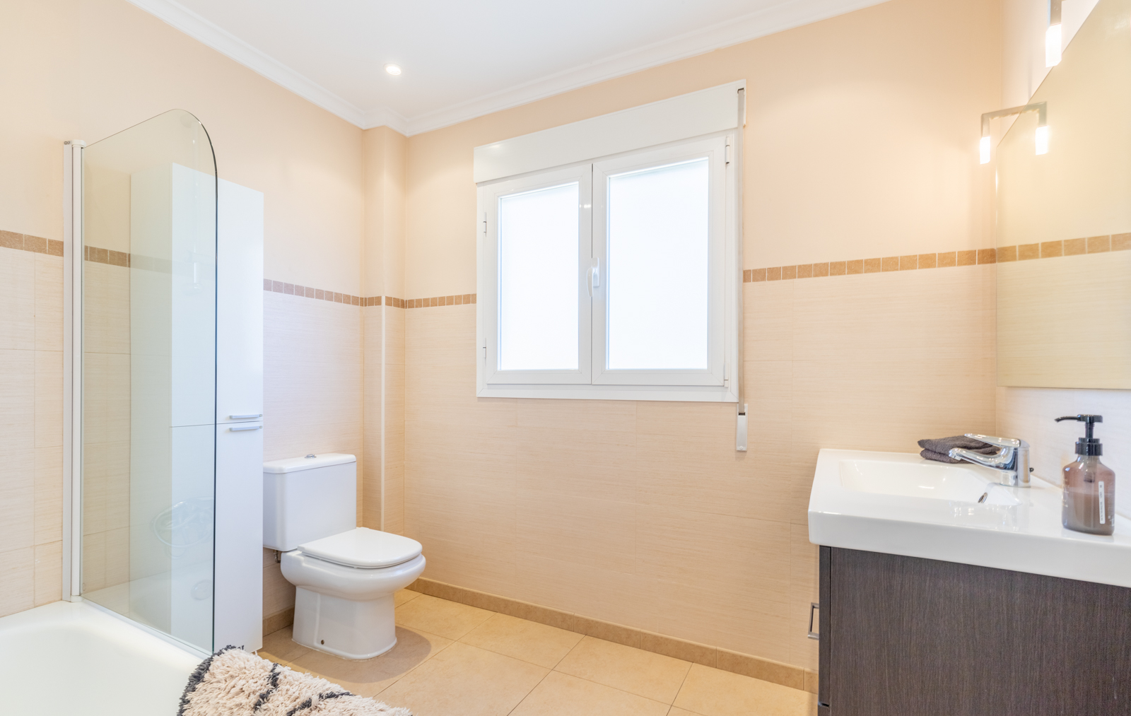  Chalet en venta directa con Plusvillas – C27004* – Villa con 3 dormitorios y 3 baños en Benissa, (Costa Blanca), zona 2ª linea 