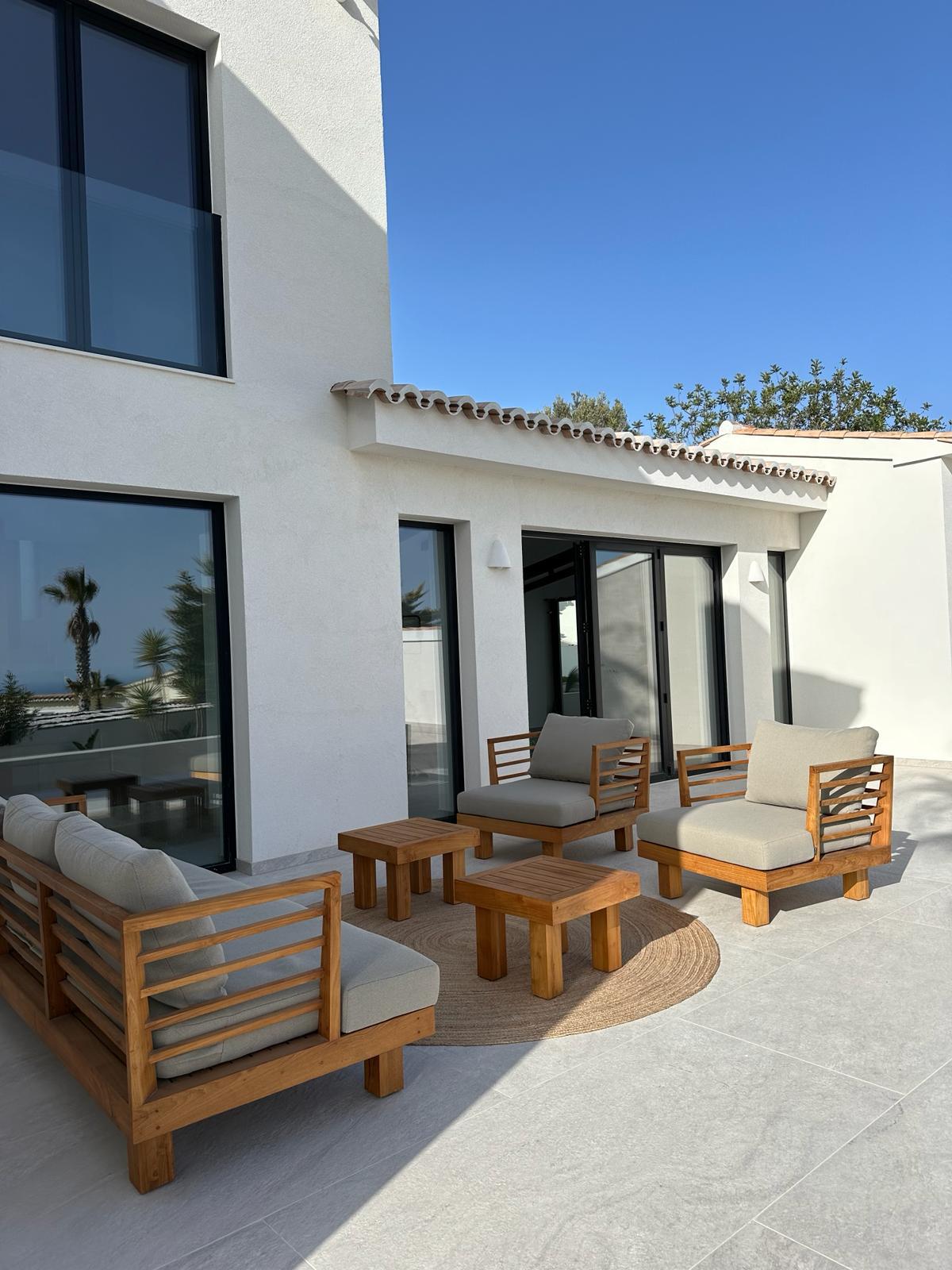  Chalet en venta con plusvillas -C121- Villas de 5 dormitorios en la Cumbre del sol con bonitas vistas al mar (Costa Blanca) 