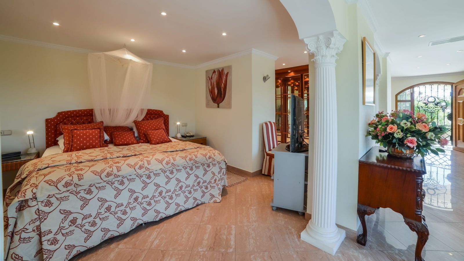  Chalet en venta directa con Plusvillas – C24017* – Villa con 2 dormitorios y 2 baños en Altea, (Costa Blanca), zona Pueblo 