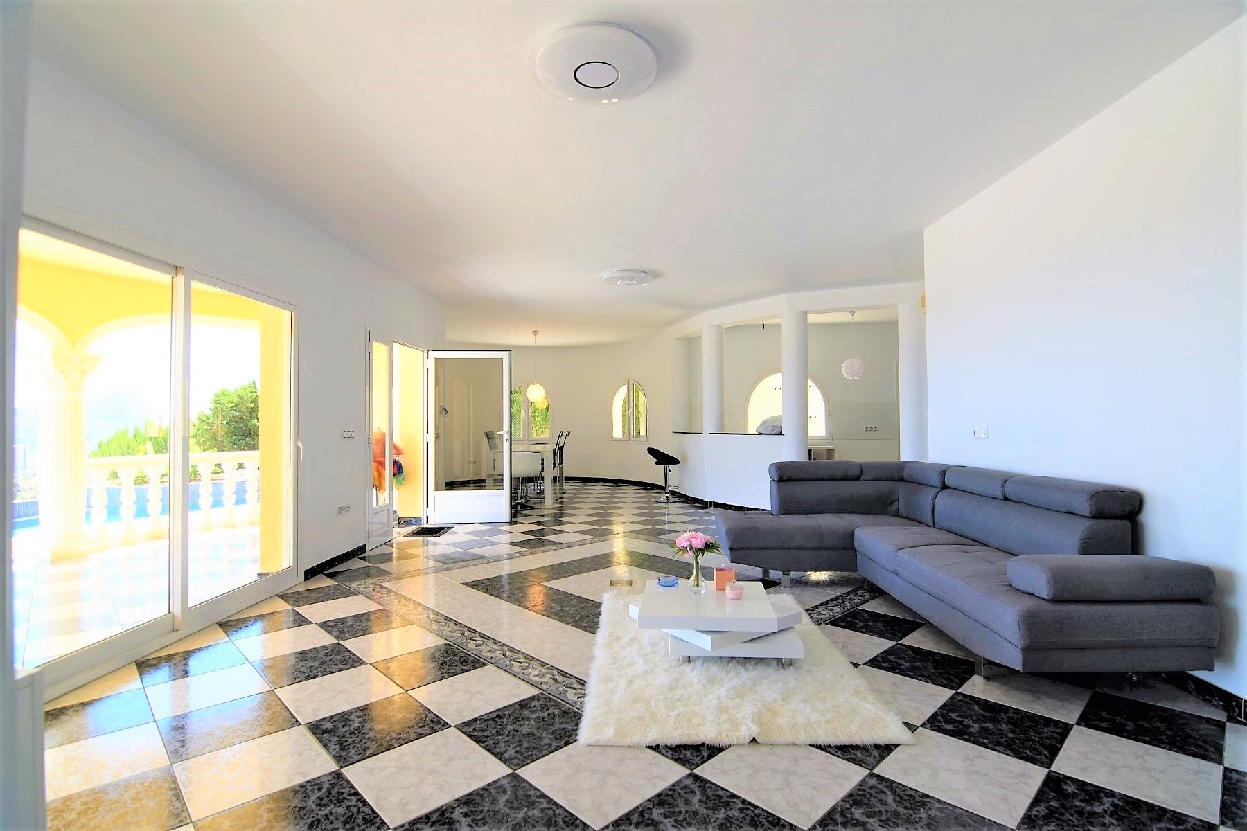  Chalet en venta directa con Plusvillas – C20008* – Villa con 4 dormitorios y 4 baños en Calpe, (Costa Blanca), zona Tosal de la Cometa 