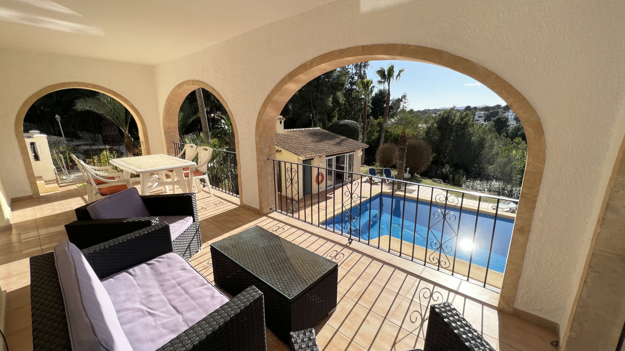  Chalet en venta directa con Plusvillas – C4103* – Villa con 6 dormitorios y 4 baños en Benissa Costa, (Costa Blanca), zona San Jaime 