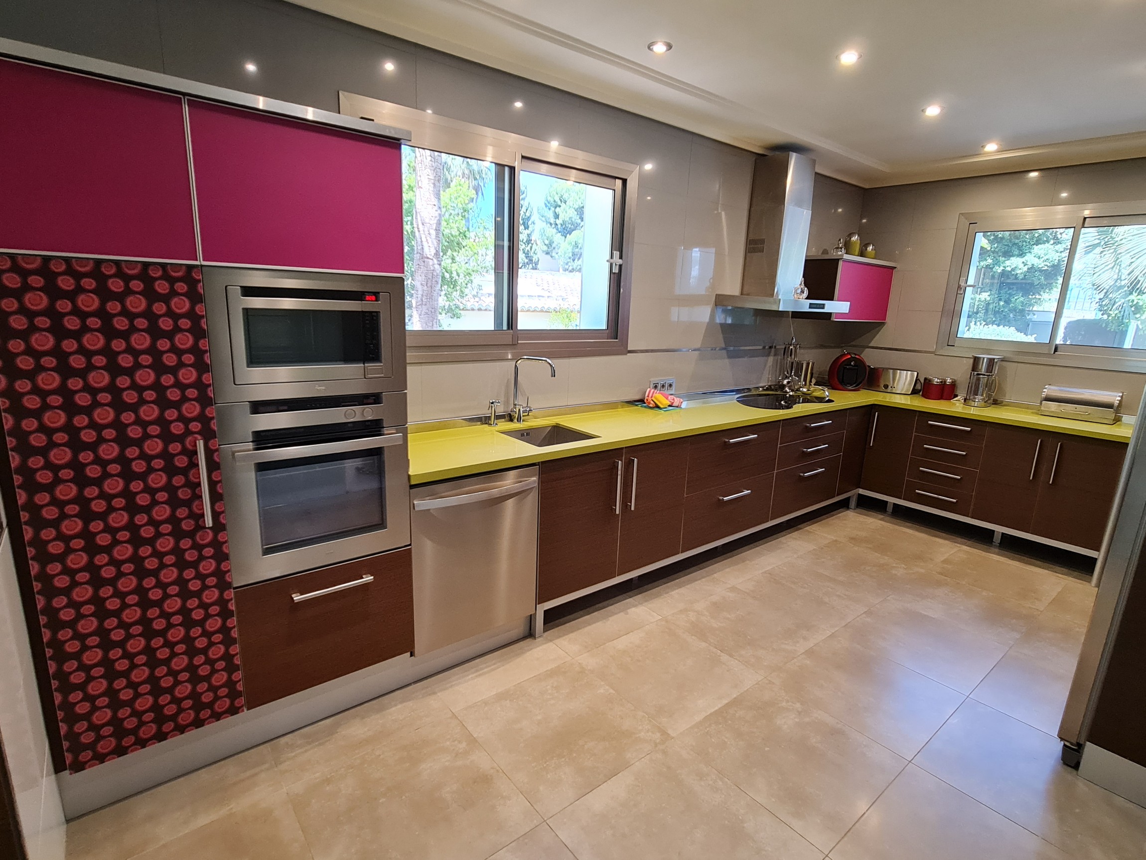  Chalet en venta con Plusvillas -C585- Villa en primera linea en Benissa Costa 