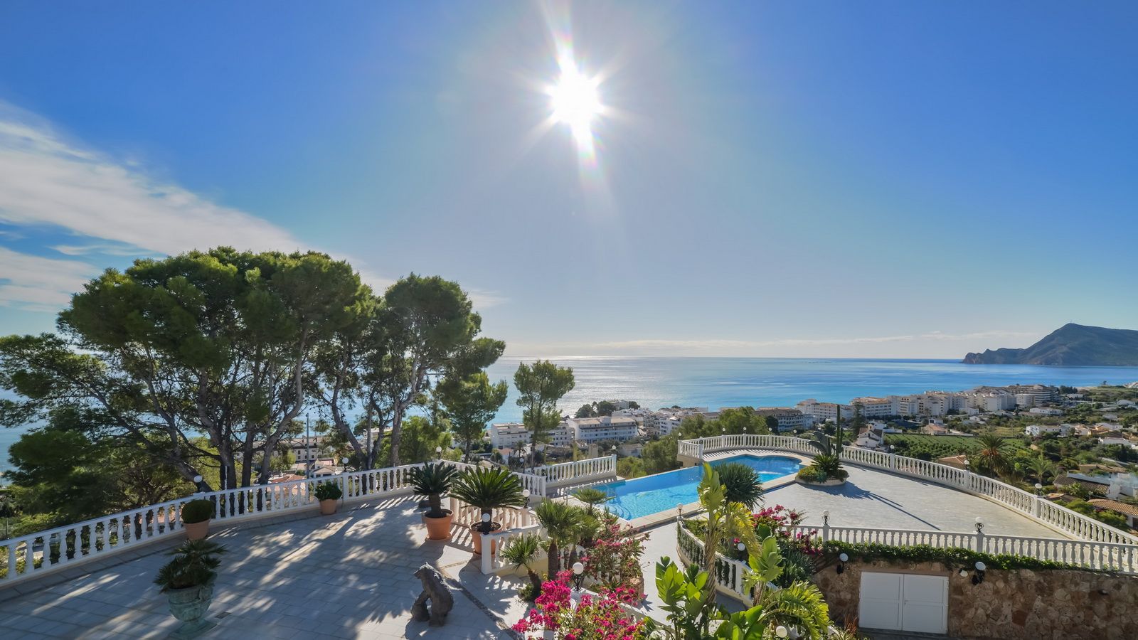  Chalet en venta directa con Plusvillas – C24017* – Villa con 2 dormitorios y 2 baños en Altea, (Costa Blanca), zona Pueblo 