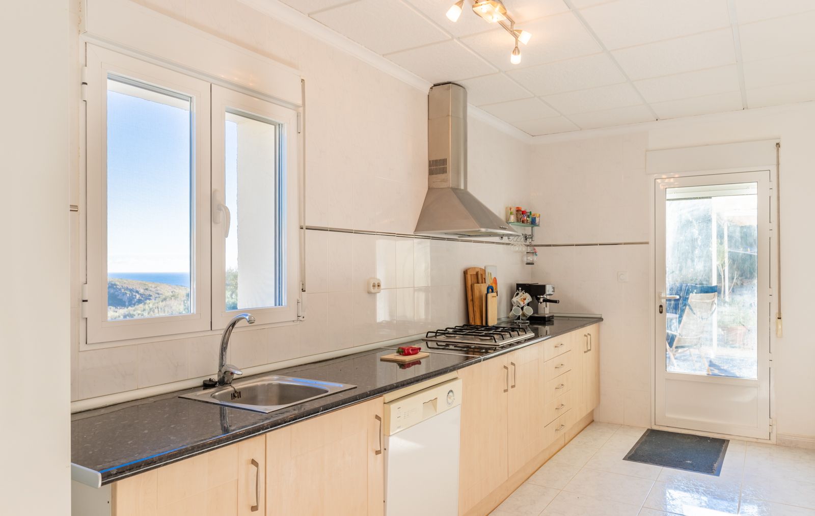  Chalet en venta directa con Plusvillas – C27022* – Villa con 4 dormitorios y 3 baños en Benitachell, (Costa Blanca), zona Cumbre del Sol 