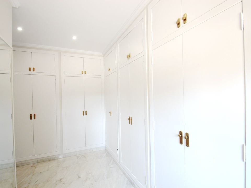  Chalet en venta directa con Plusvillas – C23088* – Villa con 5 dormitorios y 5 baños en Calpe, (Costa Blanca), zona Calpe 