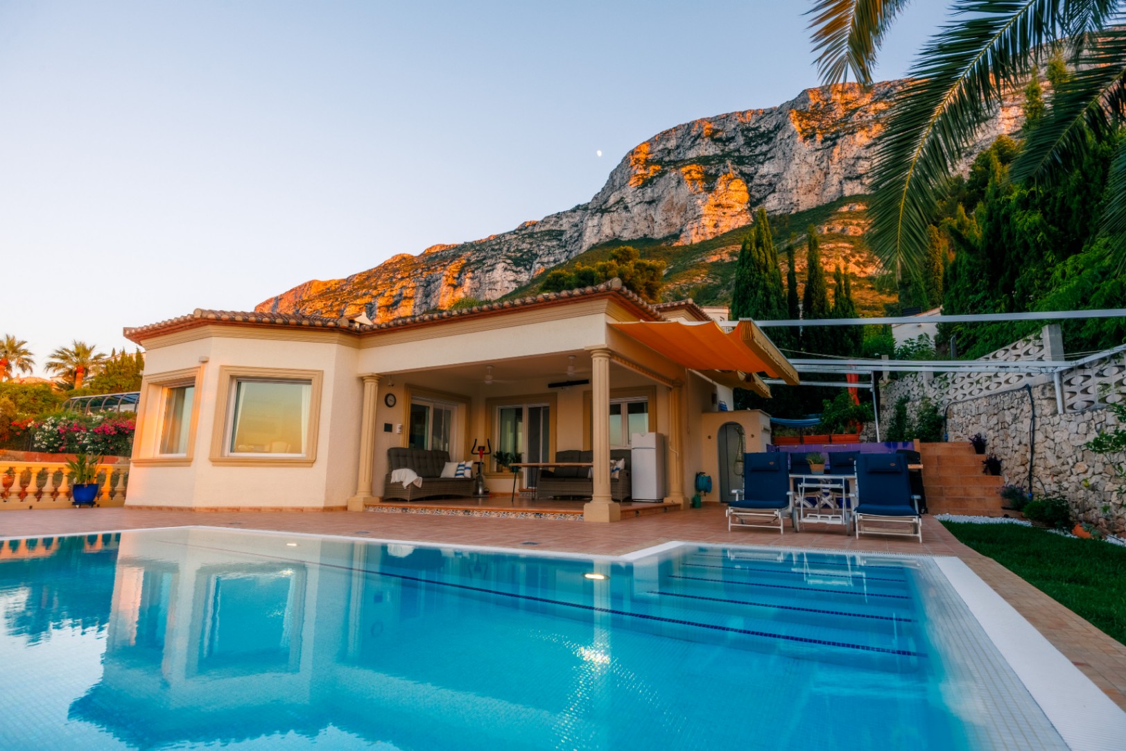  Chalet en venta directa con Plusvillas – C36305* – Villa con 3 dormitorios y 2 baños en Denia, (Costa Blanca), zona Montgo 