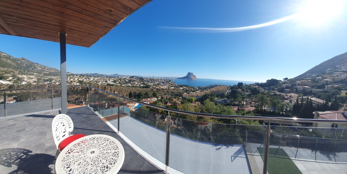 Chalet en venta directa con Plusvillas – C23077* – Villa con 5 dormitorios y 8 baños en Calpe, (Costa Blanca), zona Maryvilla 