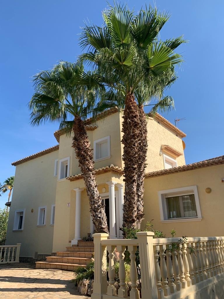 Chalet en venta directa con Plusvillas – C23048* – Villa con 4 dormitorios y 3 baños en Calpe, (Costa Blanca), zona Garduix 