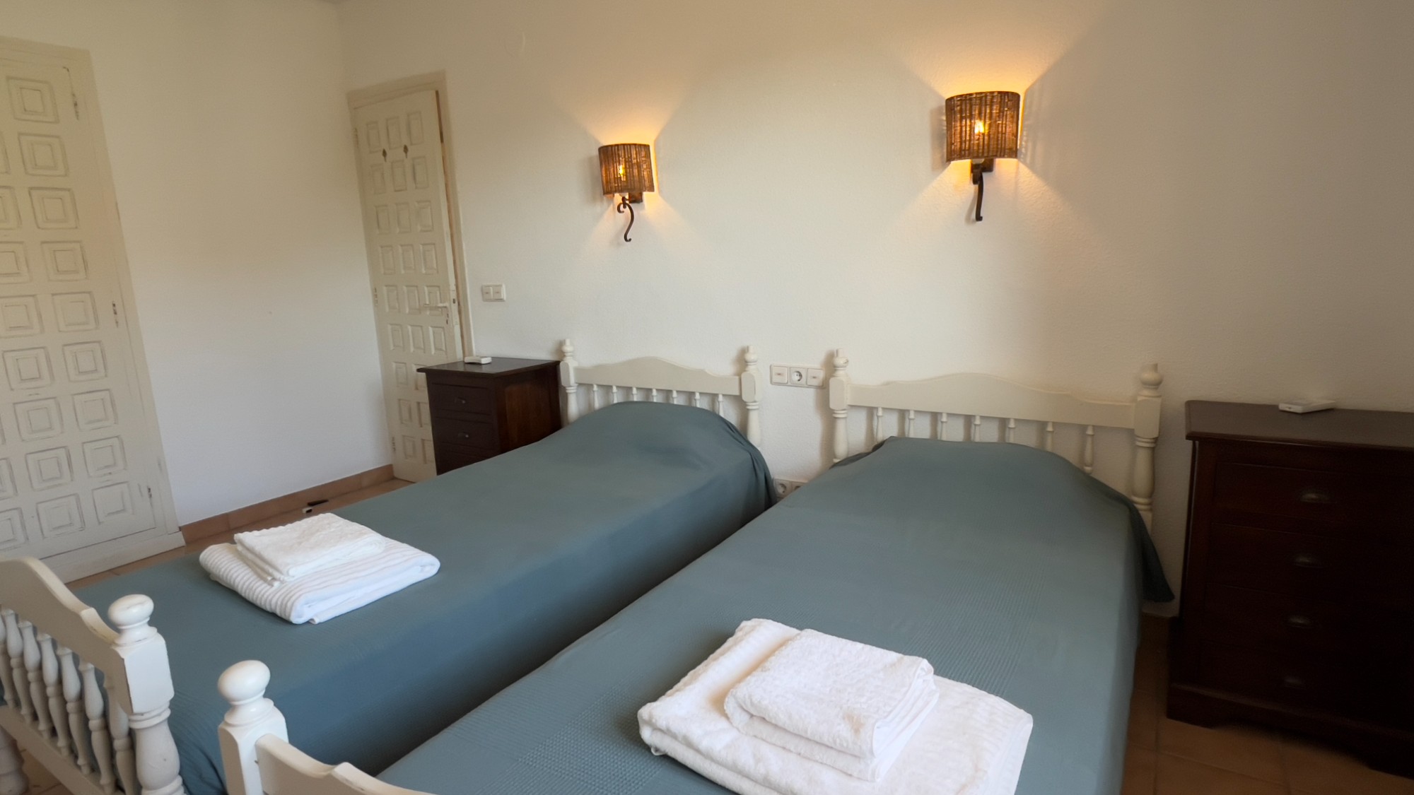  Chalet en venta directa con Plusvillas – C4154* – Villa con 2 dormitorios y 2 baños en Benissa, (Costa Blanca), zona Baladrar 