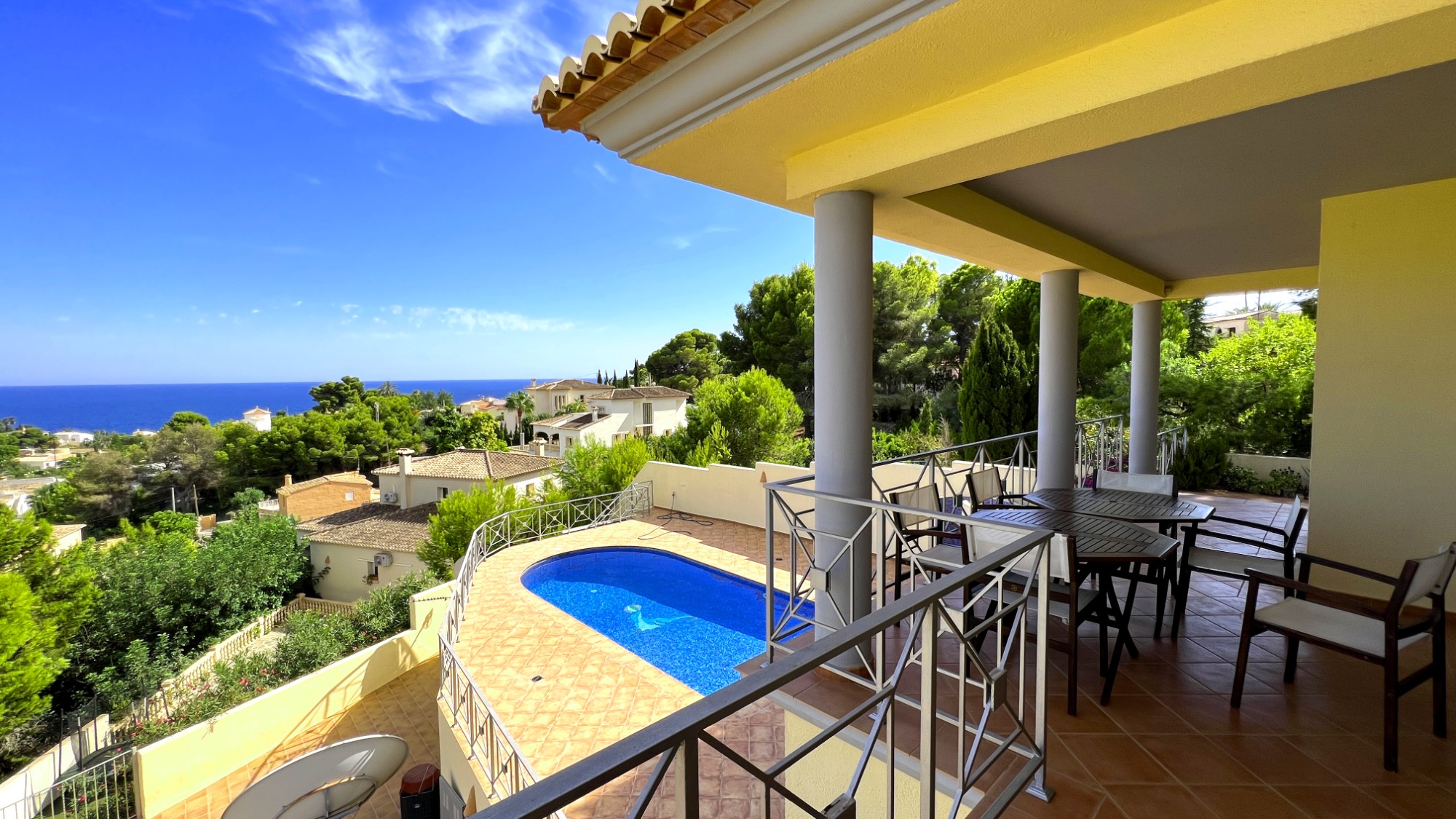  Chalet en venta directa con Plusvillas – C4166* – Villa con 6 dormitorios y 4 baños en Benissa Costa, (Costa Blanca), zona Baladrar 