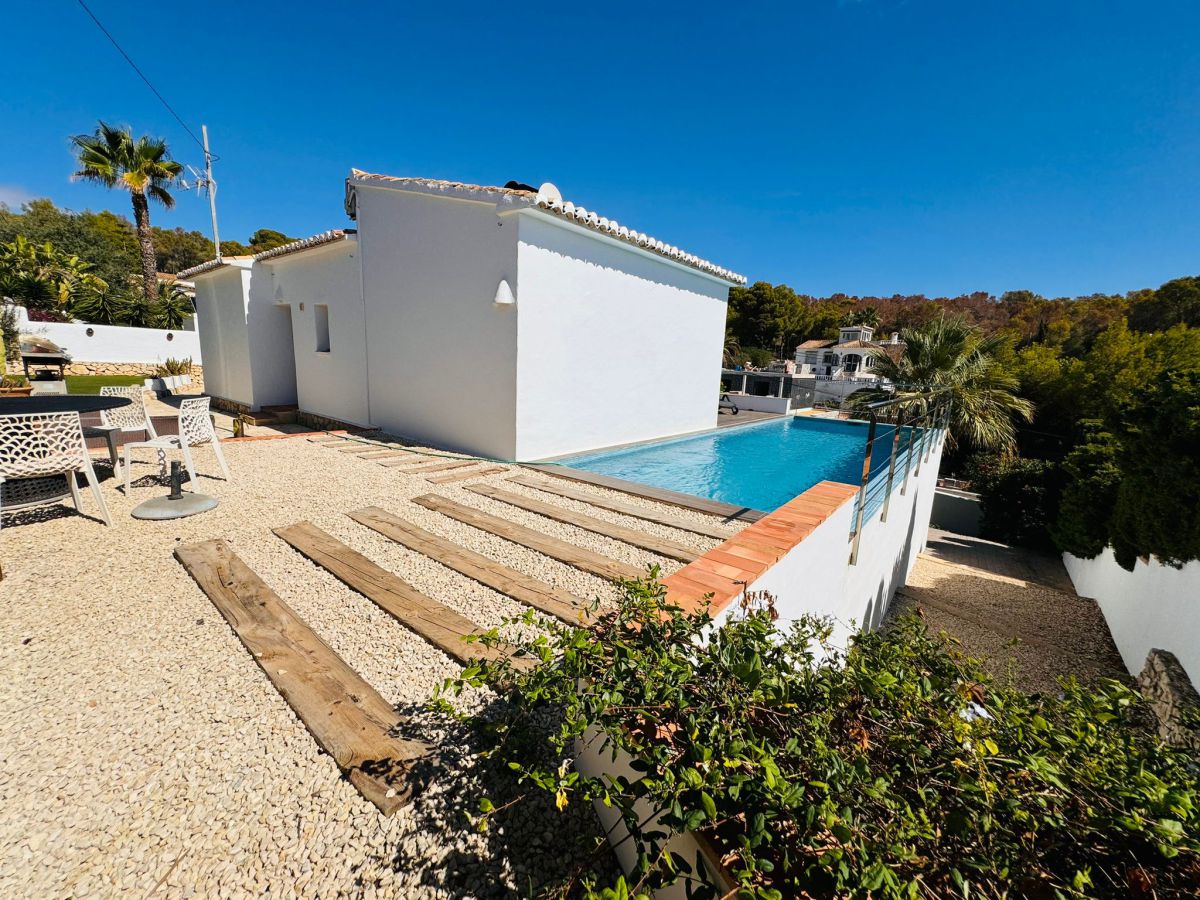  Chalet en venta directa con Plusvillas – C38019* – Villa con 3 dormitorios y 2 baños en Benissa, (Costa Blanca), zona La Fustera 