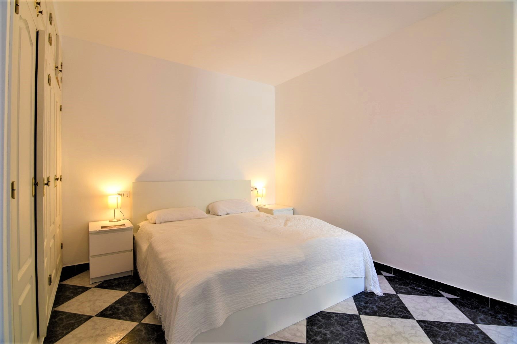  Chalet en venta directa con Plusvillas – C20008* – Villa con 4 dormitorios y 4 baños en Calpe, (Costa Blanca), zona Tosal de la Cometa 