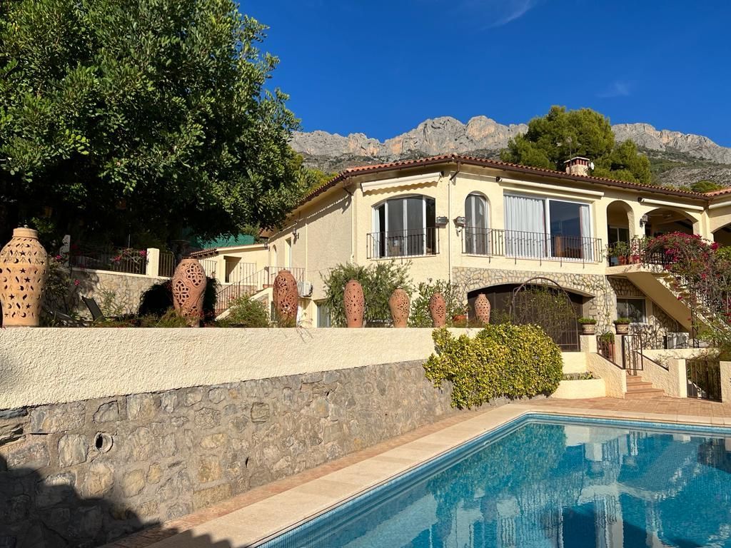  Chalet en venta directa con Plusvillas – C16301* – Villa con 5 dormitorios y 5 baños en Altea la Vella, (Costa Blanca), zona  