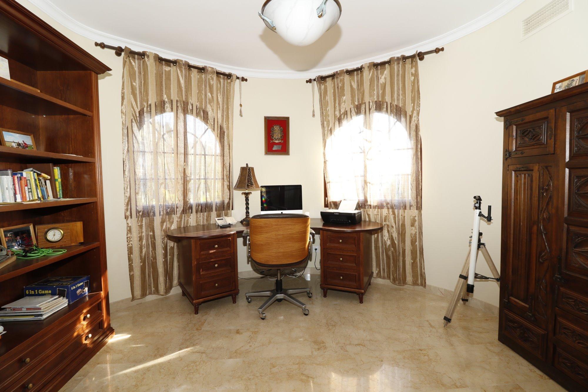  Chalet en venta directa con Plusvillas – C13001* – Villa con 4 dormitorios y 4 baños en Altea, (Costa Blanca), zona Marina Baja 