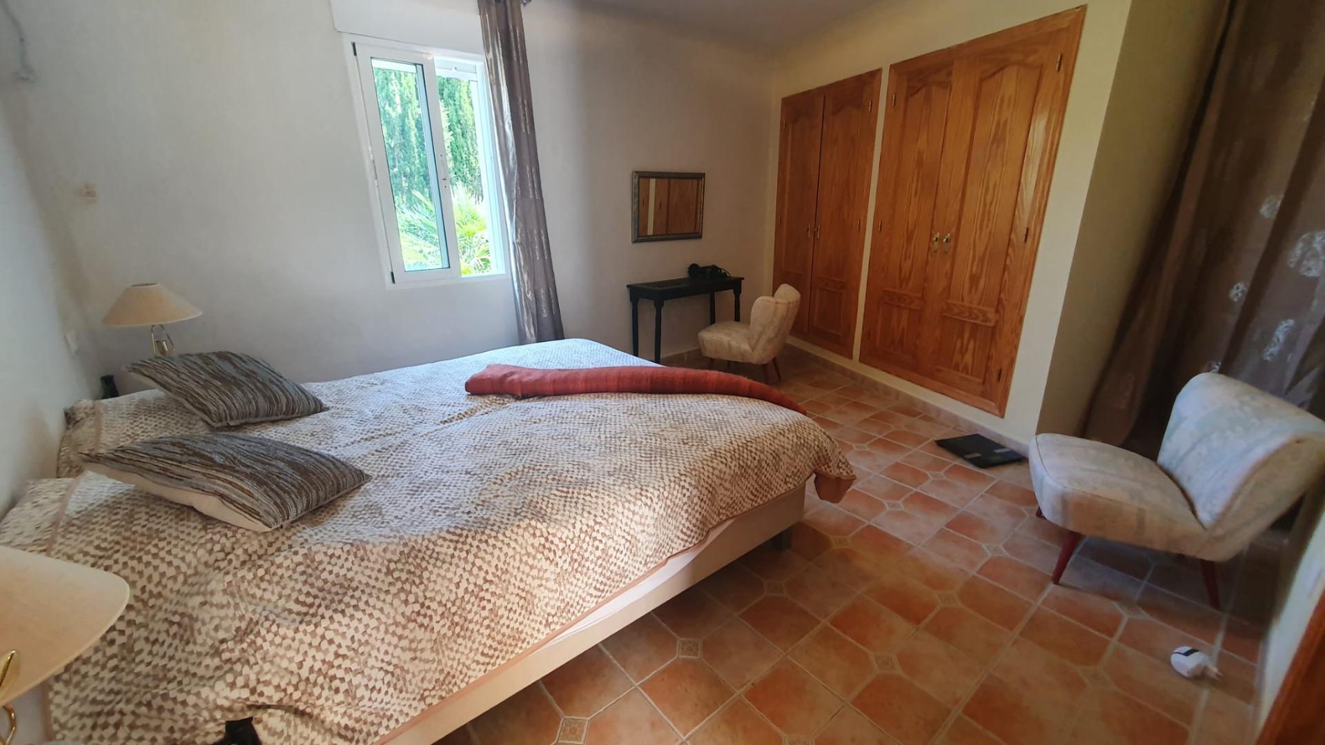  Chalet en venta directa con Plusvillas – C23100* – Villa con 8 dormitorios y 8 baños en Calpe, (Costa Blanca), zona Maryvilla 