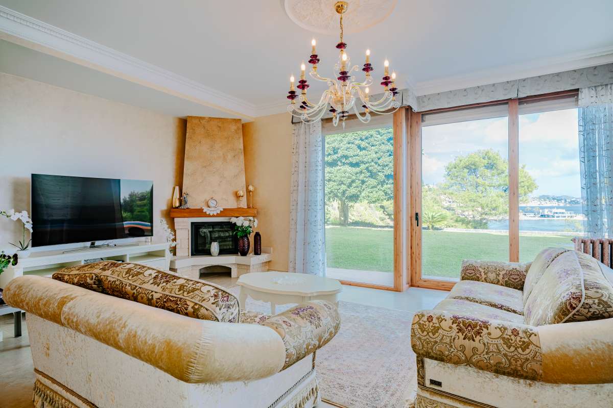  Chalet en venta directa con Plusvillas – C22035* – Villa con 5 dormitorios y 5 baños en Calpe, (Costa Blanca), zona Calpe 