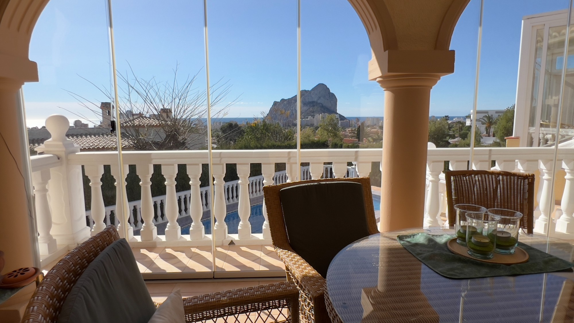  Chalet en venta directa con Plusvillas – C4152* – Villa con 5 dormitorios y 5 baños en Calpe, (Costa Blanca), zona Calpe 