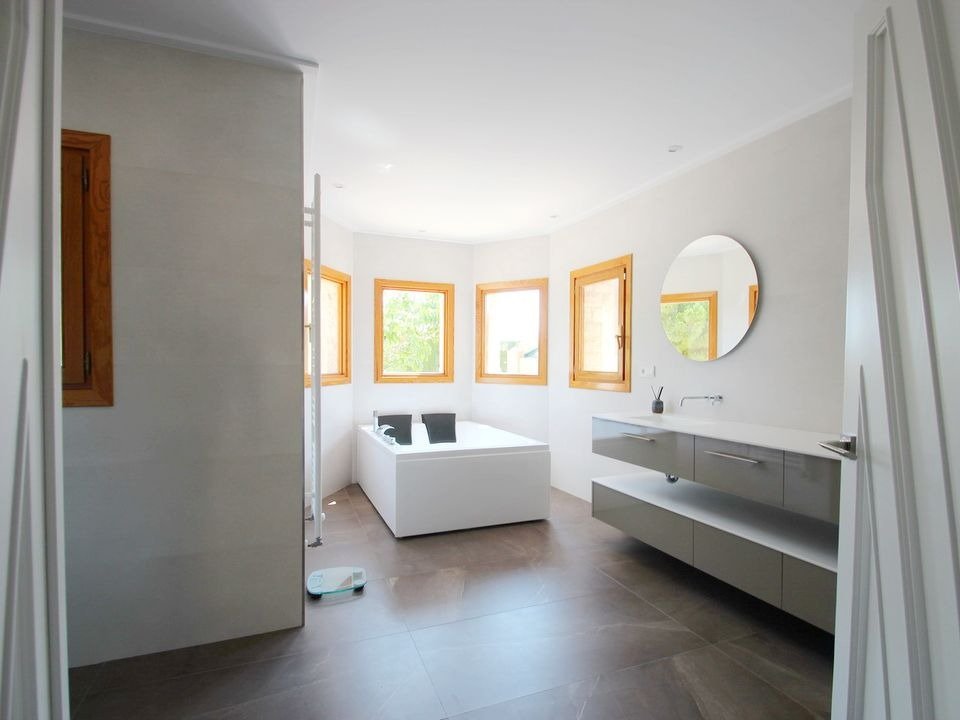  Chalet en venta directa con Plusvillas – C23088* – Villa con 5 dormitorios y 5 baños en Calpe, (Costa Blanca), zona Calpe 