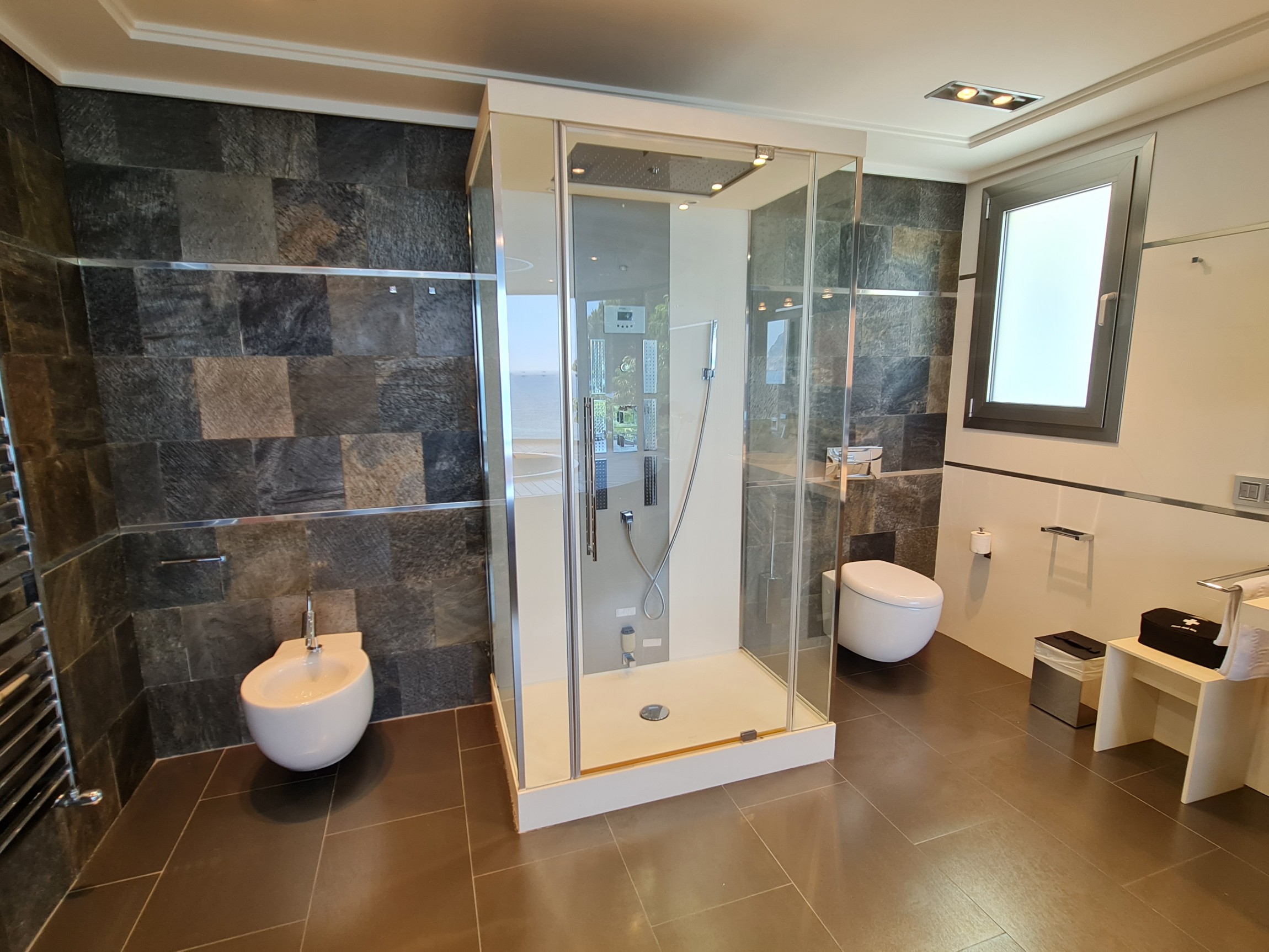  Chalet en venta con Plusvillas -C585- Villa en primera linea en Benissa Costa 