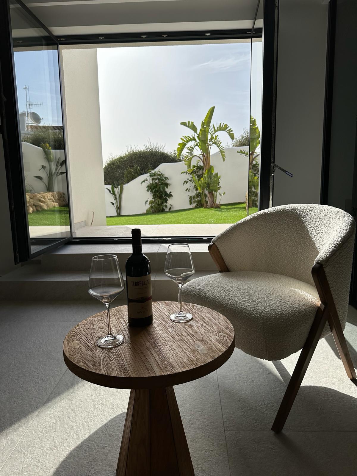  Chalet en venta con plusvillas -C121- Villas de 5 dormitorios en la Cumbre del sol con bonitas vistas al mar (Costa Blanca) 