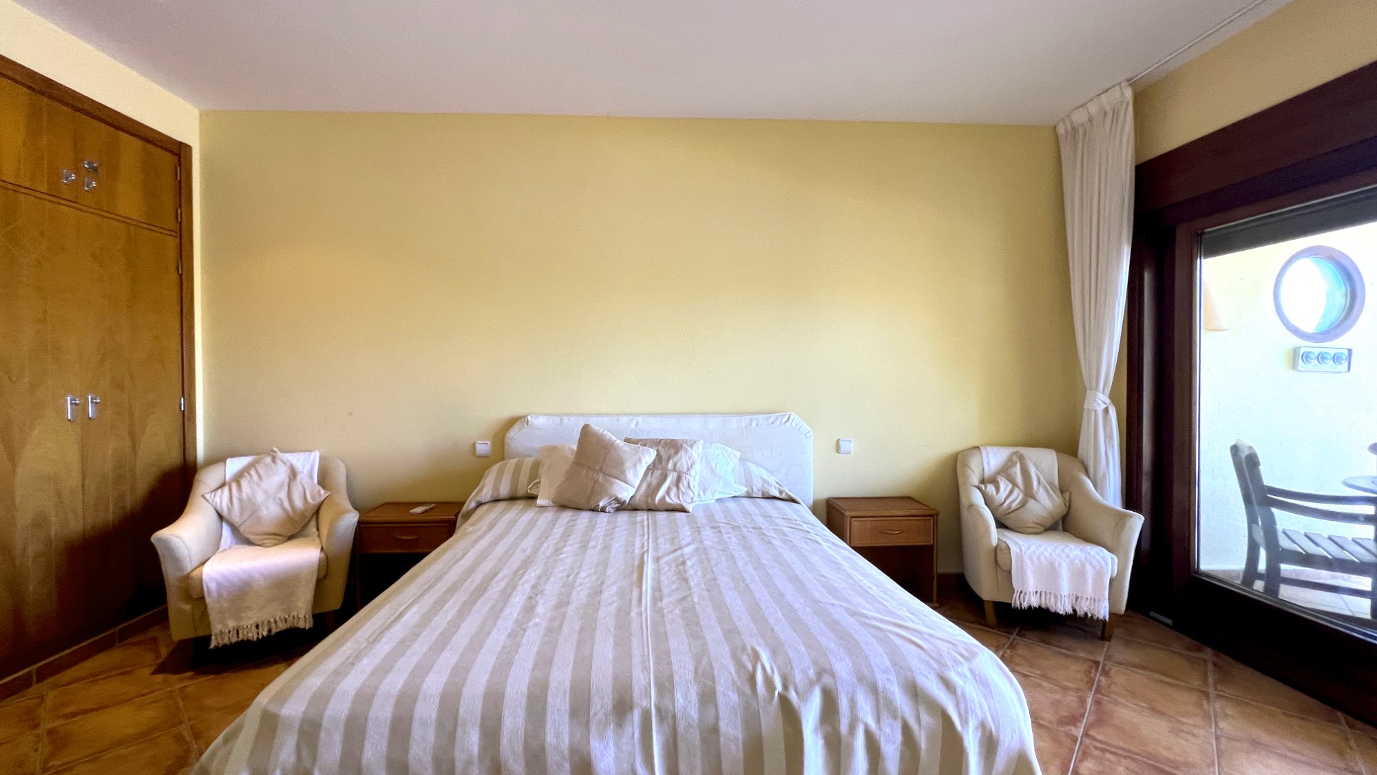  Chalet en venta directa con Plusvillas – C4166* – Villa con 6 dormitorios y 4 baños en Benissa Costa, (Costa Blanca), zona Baladrar 