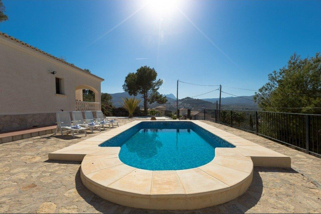  Chalet en venta directa con Plusvillas – C26041* – Villa con 3 dormitorios y 1 baños en Calpe, (Costa Blanca), zona  