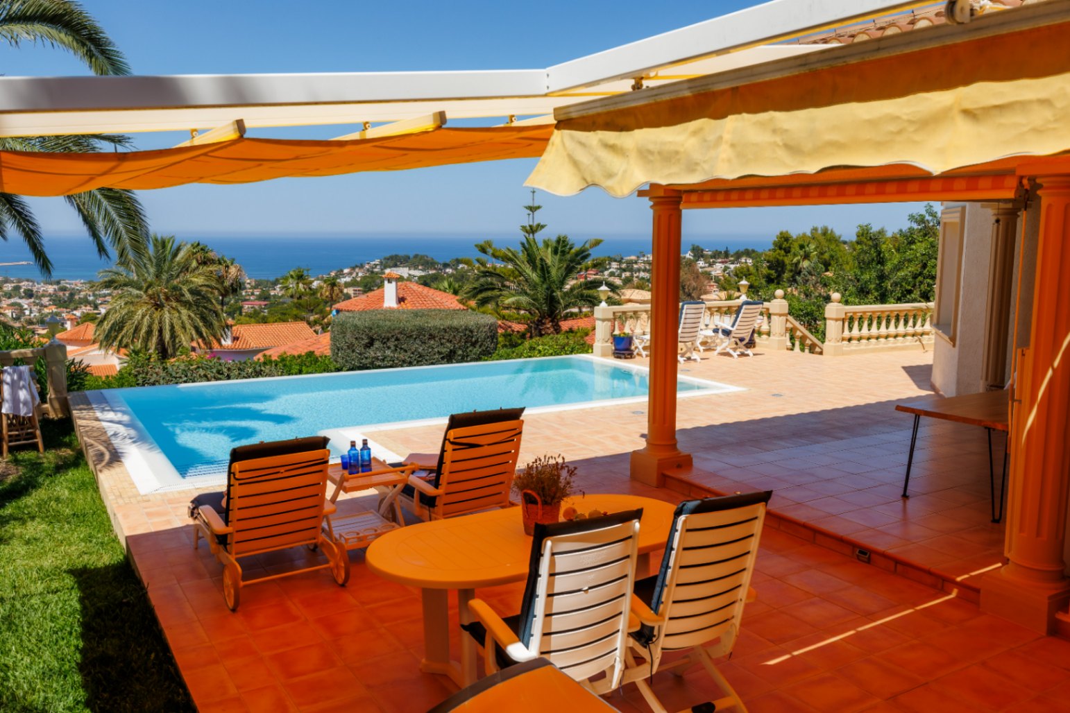  Chalet en venta directa con Plusvillas – C36305* – Villa con 3 dormitorios y 2 baños en Denia, (Costa Blanca), zona Montgo 